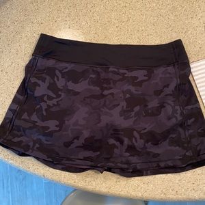 Lululemon Pace Rival Skirt 10 Tall Camo Multi